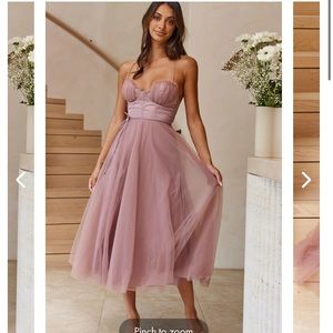 Selfie Leslie SMITTEN SWEETHEART NECKLINE CHIFFON MIDI DRESS ROSE